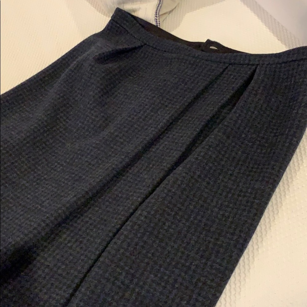 Giorgio Armani blue/grey wool pleated skirt. 40 - Picture 6 of 15